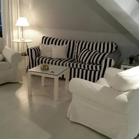 Helle Ferienwohnung Mit Balkon Gemutlich Unter Reet In Bevorzugter Lage * 징스트