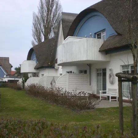 Helle Ferienwohnung Mit Balkon Gemutlich Unter Reet In Bevorzugter Lage 징스트