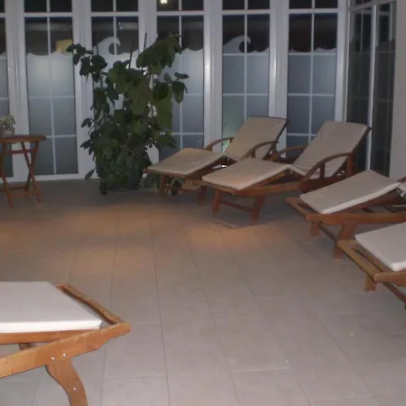 아파트 Helle Ferienwohnung Mit Balkon Gemutlich Unter Reet In Bevorzugter Lage